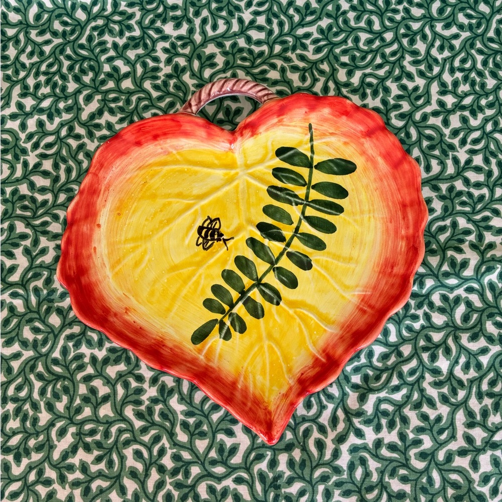 Herend present tense leaf plate platter bee green yellow gorgeous